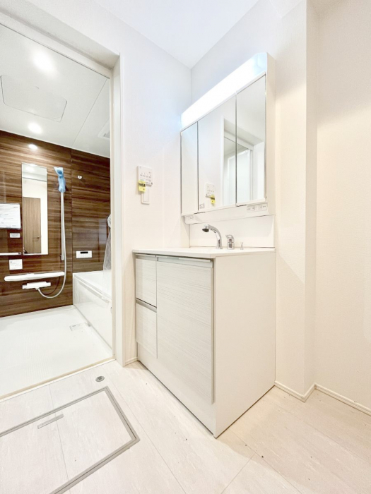 ���̑��@�L�X�Ƃ�Ƃ�̂��郉���h���[�X�y�[�X�B  