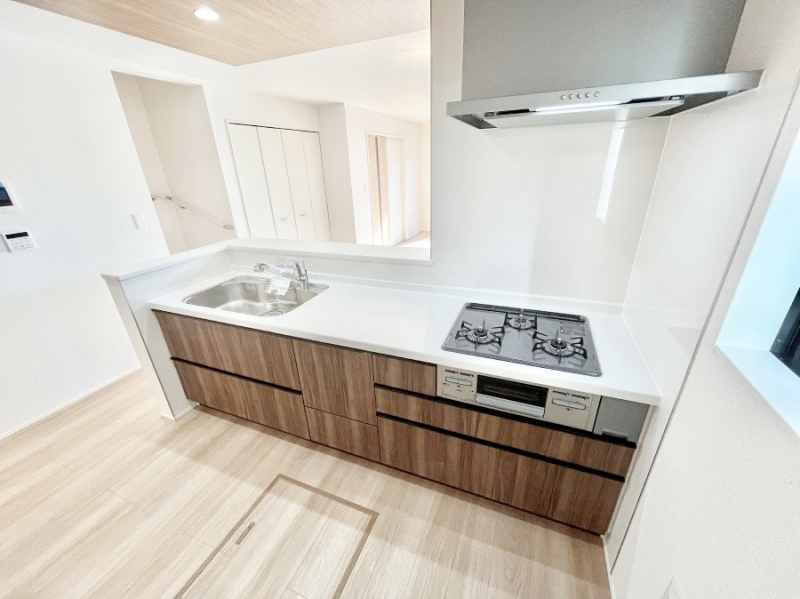 �L�b�`���@�J�E���^�[�z���ɂ��b�������Ȃ��疈���̂������������Ɗy����