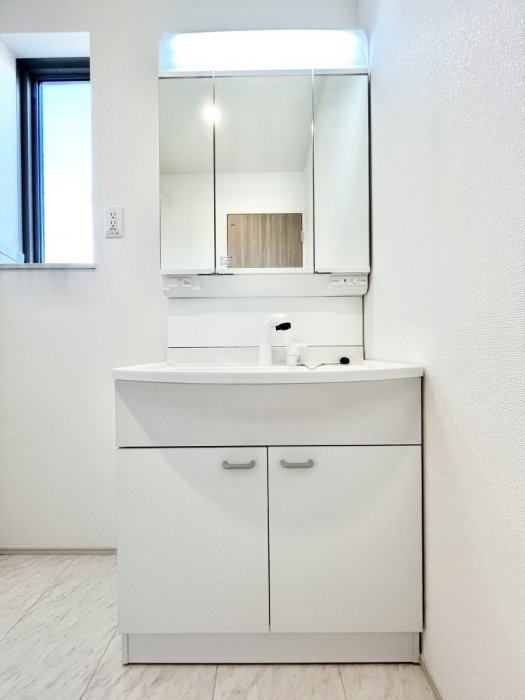 ���ʑ�E���ʏ��@���[�͂Ƌ@�\���ɗD�ꂽ���ʉ��ϑ�@