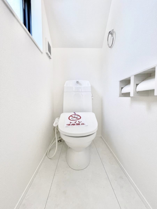 �g�C���@�g�C����1�K��2�K���ꂼ��ɔz�u����Ă��ĂƂĂ��֗��ł��B 