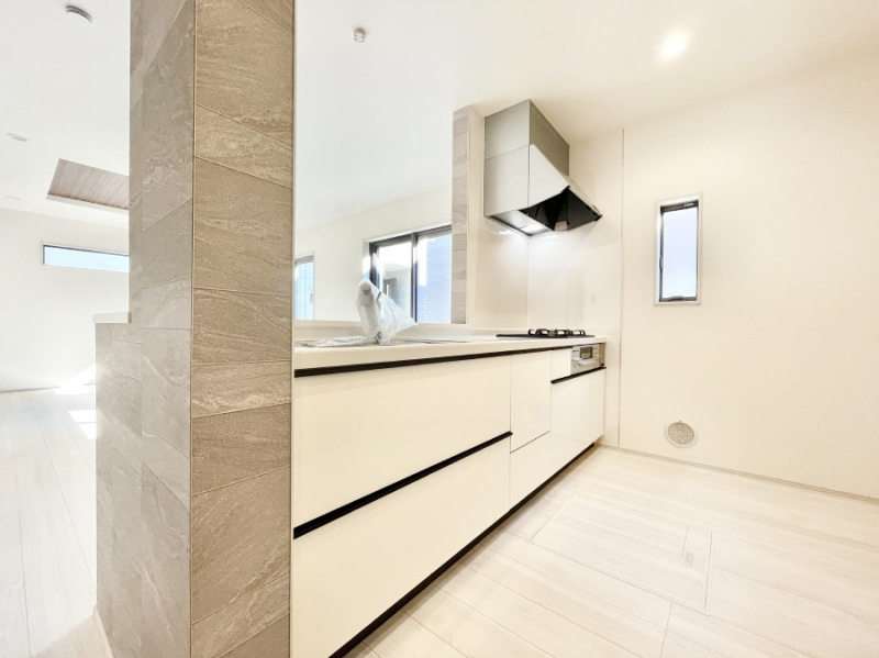 �L�b�`���@���������Ȃ��炲�Ƒ��Ƃ̉�b���y���߂�ΖʃJ�E���^�[�L�b�`��