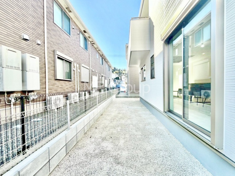 ���n�O�ώʐ^�@���X�����I�����Ղ�̗z���ƊJ�����ɕ�܂�閾�邢�Z�܂��B 