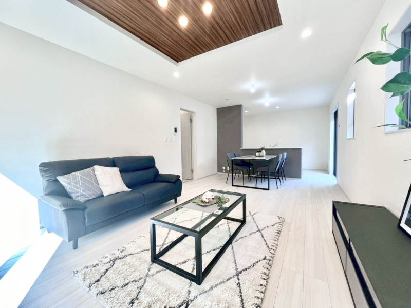 ���r���O�@�Ƒ��c���̎��Ԃ����������Ȃ��났�̃��r���O�_�C�j���O�B   