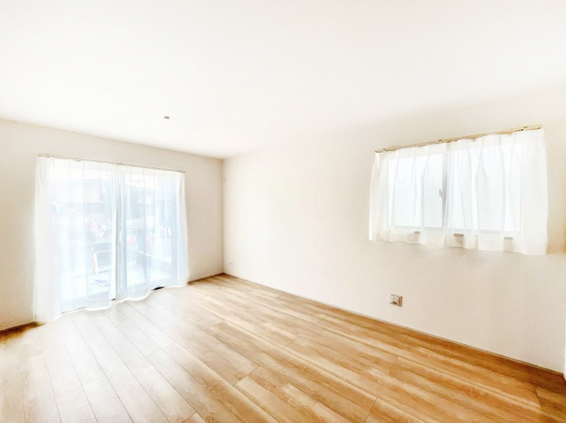 ���r���O�@�Ƒ��c���̎��Ԃ����������Ȃ��났�̃��r���O�_�C�j���O�B   