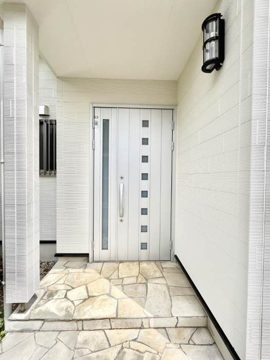 ���ց@��؂ȉƑ��A���q���o�}���錺�ցB���֑O�͉����t���ŉJ���~���Ă��Ă��G��ɂ����ł��B 