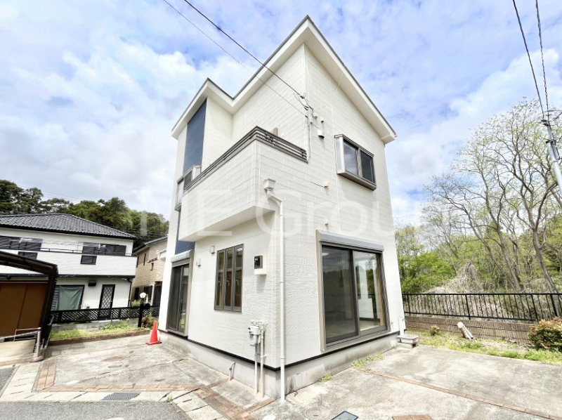 ���n�O�ώʐ^�@�����Ղ�̗z���ƊJ�����ɕ�܂�閾�邢�Z�܂�