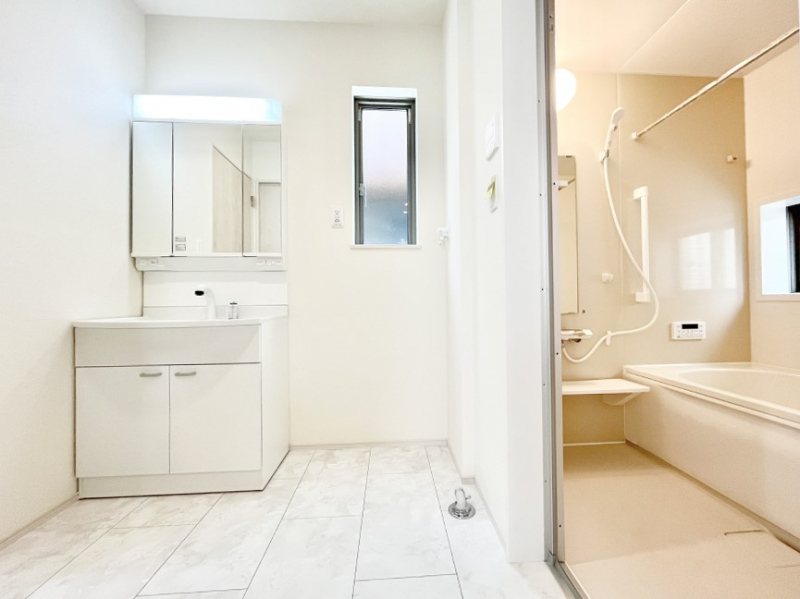 ���̑��@�L�X�Ƃ�Ƃ�̂��郉���h���[�X�y�[�X�B  