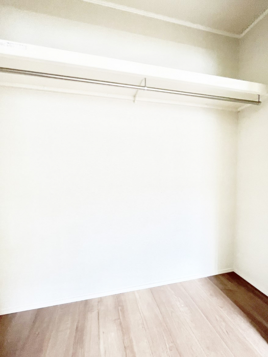 ���[�@�m���̃N���[�[�b�g�B���s��������̂Ō���̈ߗނ�����������܂�܂��B