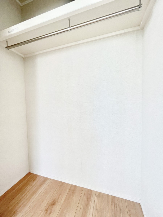 ���[�@�m���̃N���[�[�b�g�B���s��������̂Ō���̈ߗނ�����������܂�܂��B