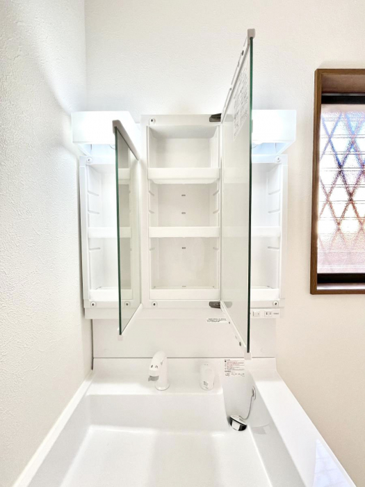 ���̑����ρ@�O�ʋ��̗��ɁA���ϕi��q���p�i�Ȃǂ����[�\�B���ʑ����������ƕۂ��܂��I