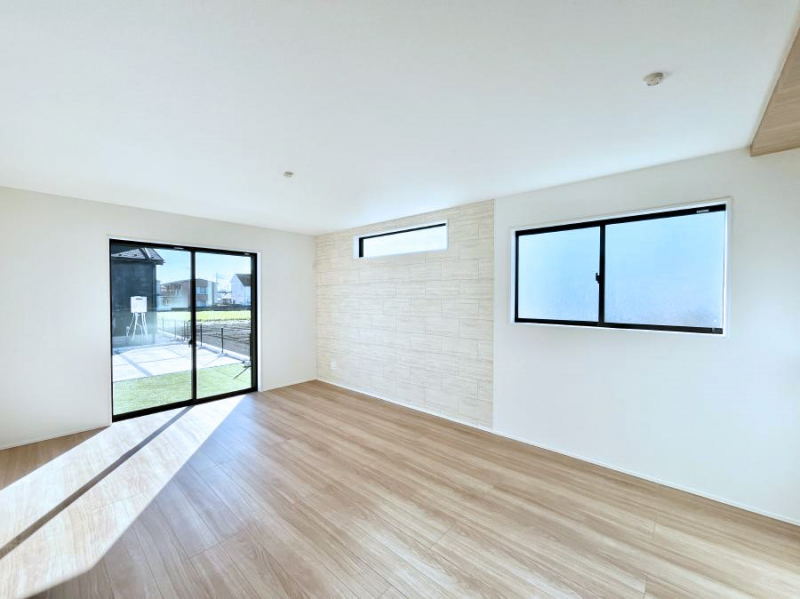 ���r���O�@�傫�ȑ����炽���Ղ�̗z���ƕ����������郊�r���O