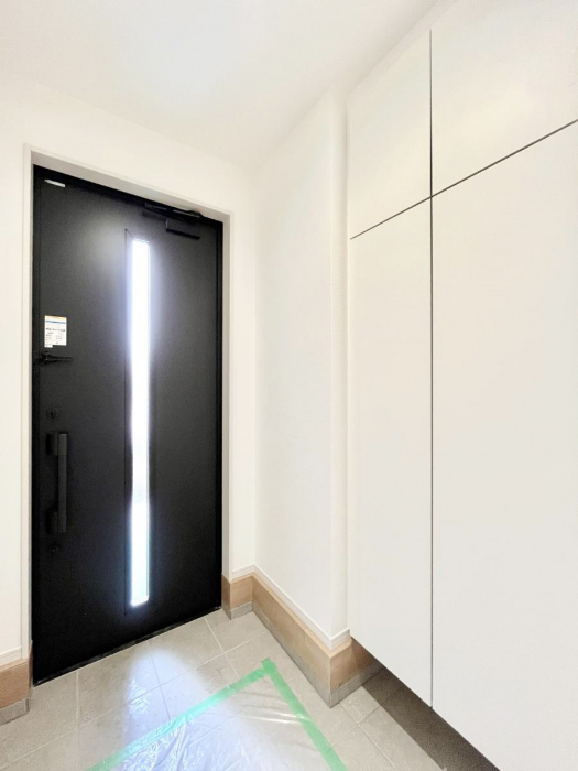 ���ց@�K���X�X���b�g�̓��������փh�A�������Ɍ���͂��Ă���܂��@