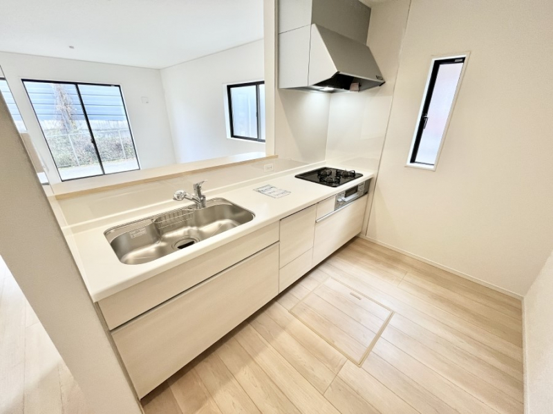 �L�b�`���@�u�₩�ȕ����ʂ蔲����L�b�`���B��������̂Ŗ��邭���C�ɂ��𗧂��܂��B