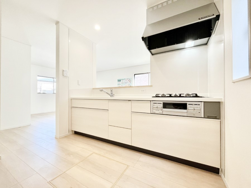 �L�b�`���@���r���O�ŗV�Ԃ��q�l�������Ȃ��炨�������ł���ΖʃL�b�`���B  