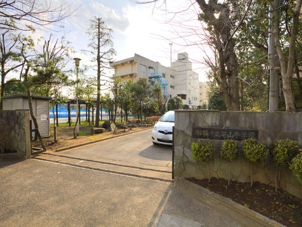 ���ӊ��@���w�Z 960m �D���s���ŎR���w�Z