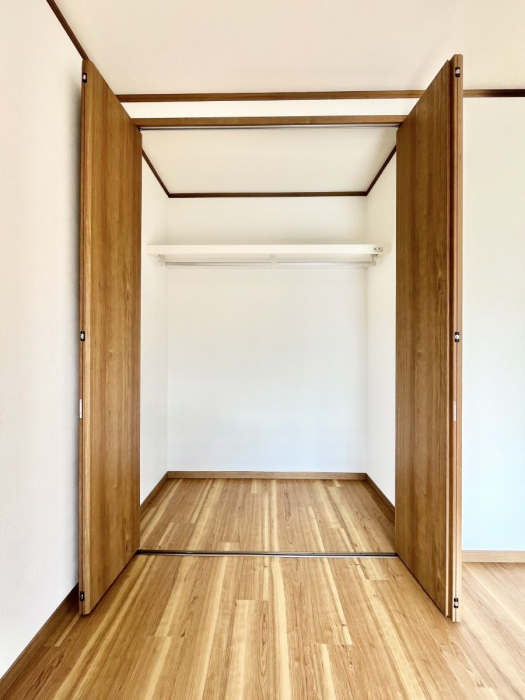 ���[�@�m���̃N���[�[�b�g�B���s��������̂Ō���̈ߗނ�����������܂�܂��B