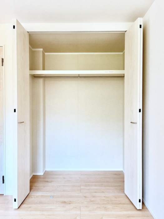 ���[�@�m���̃N���[�[�b�g�B���s��������̂Ō���̈ߗނ�����������܂�܂��B