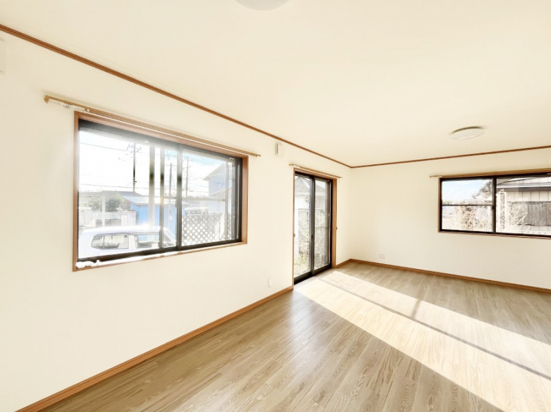 ���r���O�@�傫�ȑ����炽���Ղ�̗z���ƕ����������郊�r���O