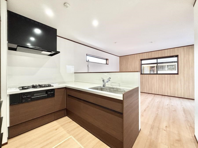 �L�b�`���@��Ɠ������X���[�Y��L���^�L�b�`��