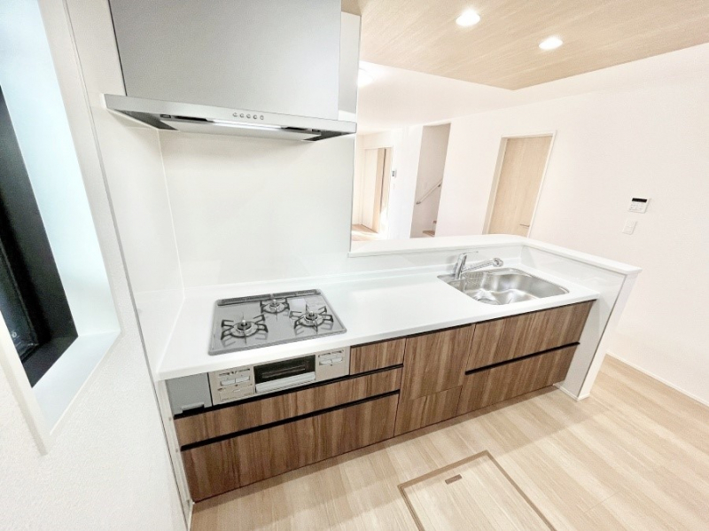 �L�b�`���@�J�E���^�[�z���Ɋy����������ׂ�B�����̂������������Ɣ��������Ȃ肻���ł��ˁB