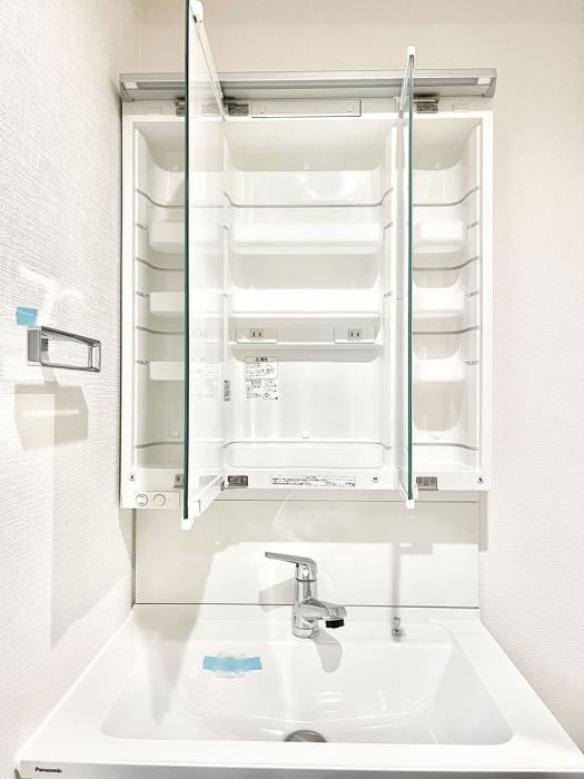 ���̑����ρ@�O�ʋ��̗��ɁA���ϕi��q���p�i�Ȃǂ����[�\�B���ʑ����������ƕۂ��܂��I