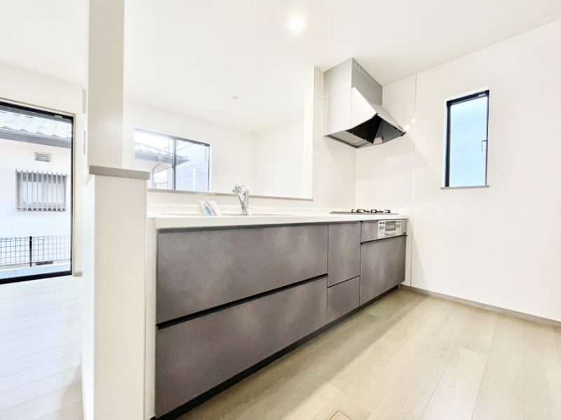 �L�b�`���@���������Ȃ��炲�Ƒ��Ƃ̉�b���y���߂�ΖʃJ�E���^�[�L�b�`��