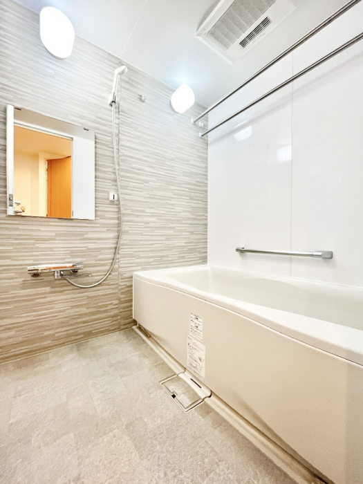 �����@����̔�������Ă���閾�邢�������̂���o�X���[��  