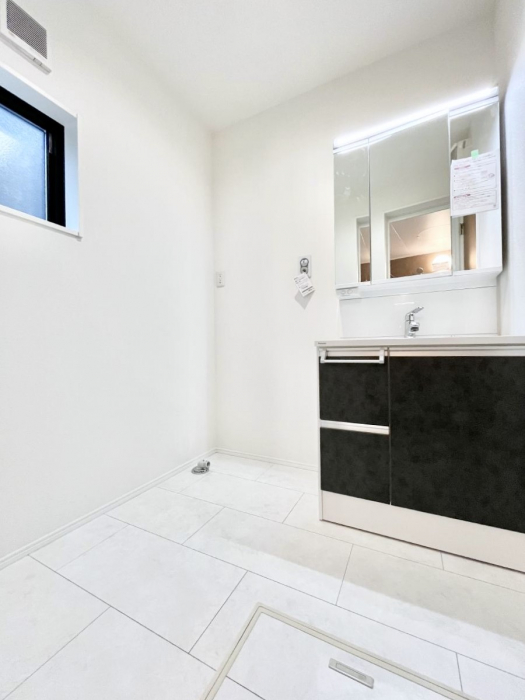 ���̑��@�������̂�����K��Ԃł��B�����̐g�x�x���C�����ǂ����g�������܂��B 