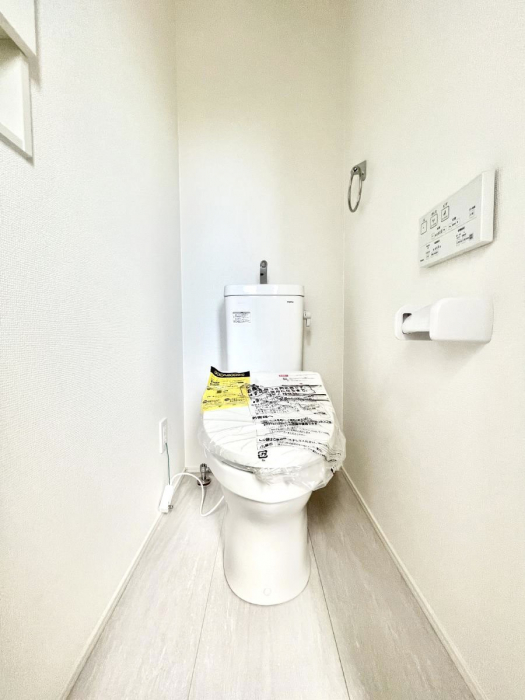 �g�C���@�g�C����1�K��2�K���ꂼ��ɔz�u����Ă��ĂƂĂ��֗��ł��B 