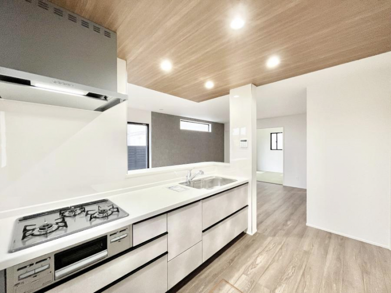 �L�b�`���@���������Ȃ���ł����Ƒ��Ƃ̉�b���y���߂�ΖʃL�b�`���@