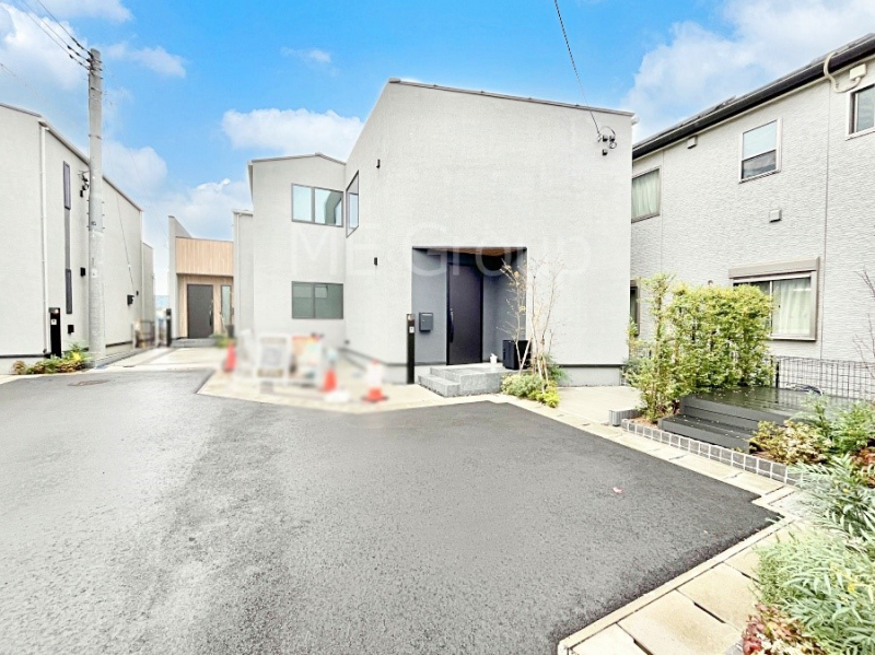 ���n�O�ώʐ^�@�������ꂽ�O�ρA�㎿�ȏZ��Ԃ��L���鎺���͉i�����S���ĉ߂�����Z���ł��B