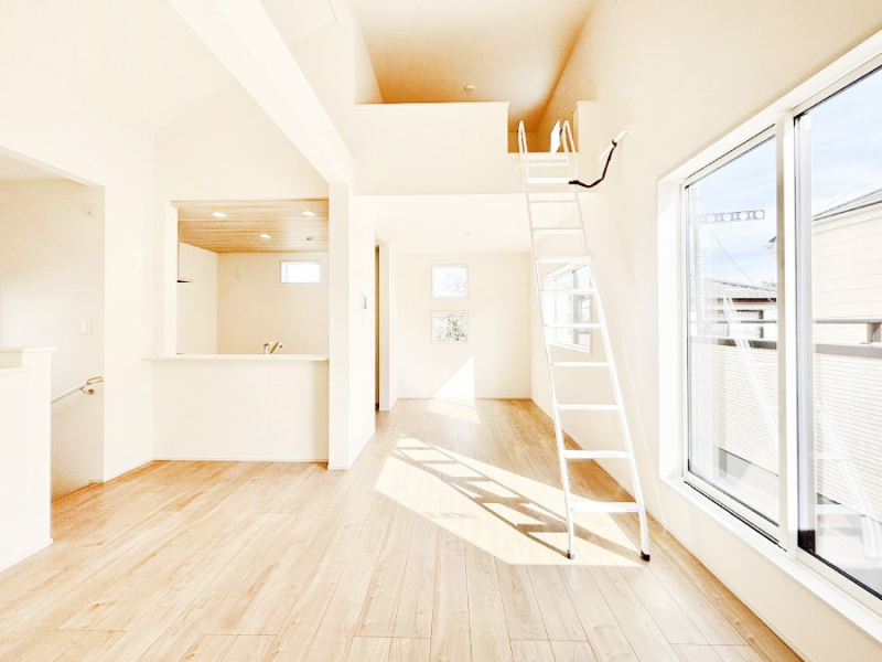 ���̑����ρ@�Ƒ��̏Ί炪���R�Ɛ��܂�Ă���A����ȕ��͋C�̃_�C�j���O�Ɏd�オ���Ă��܂� 