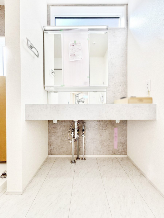 ���ʑ�E���ʏ��@���������ۂ��₷���������ꂽ�f�U�C���̃t���t���b�g�J�E���^�[���̗p�������ʉ��ϑ�