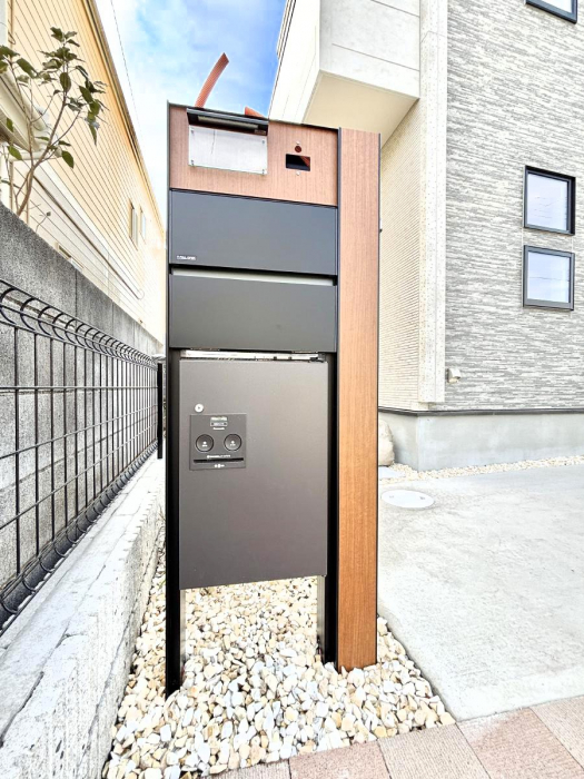 ���̑��@�\�D�E�C���^�[�z���E�|�X�g�E��z�a�n�w����̌^�ƂȂ����V���v���f�U�C���̖和