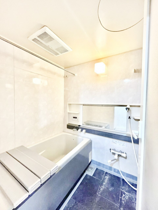 �����@����̔�������Ă���閾�邢�������̂���o�X���[��  