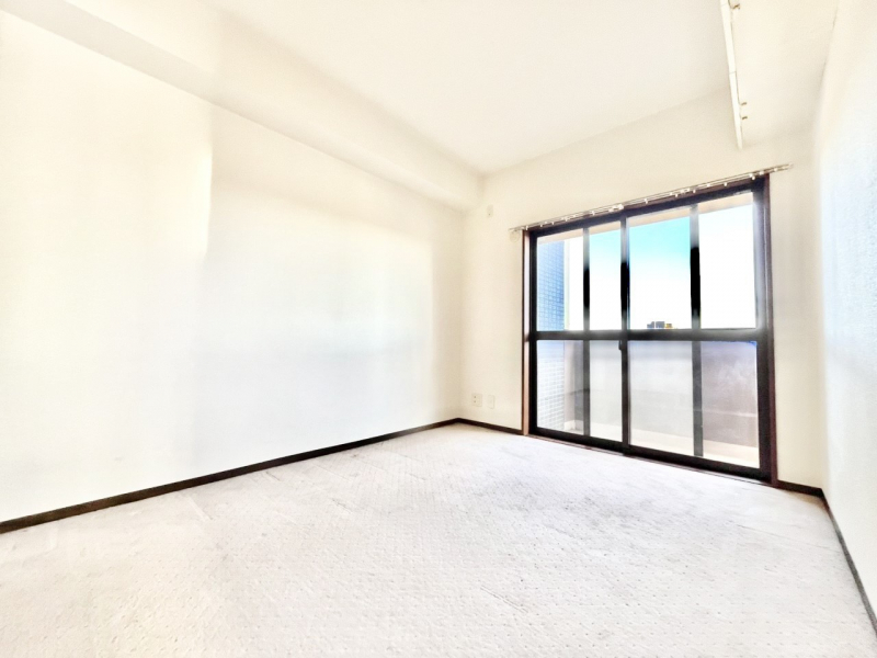 ���̑����ρ@�o���R�j�[���J�������v���X���Ă����m��