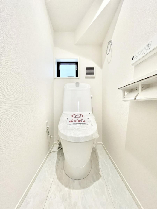 �g�C���@�g�C����1�K��2�K���ꂼ��ɔz�u����Ă��ĂƂĂ��֗��ł��B 