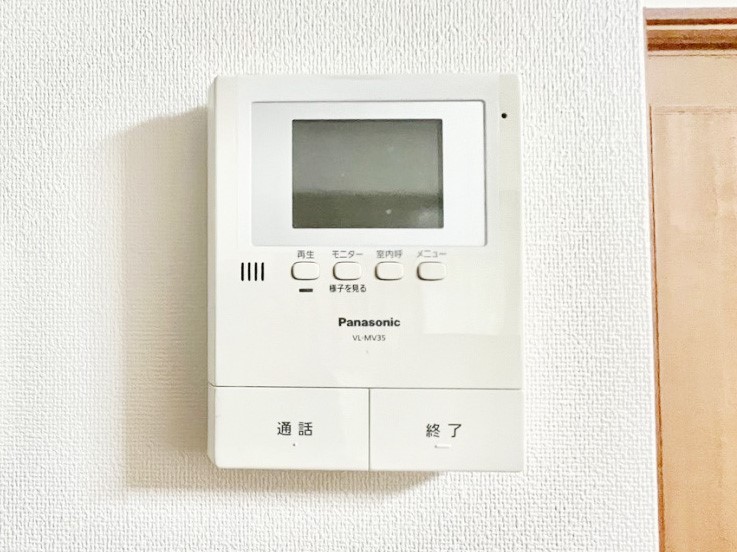 ���̑����ρ@���q���܂̂�����Ԃɂ����S�I���q����ڂŕ�����TV���j�^�[�t���C���^�[�t�H���B