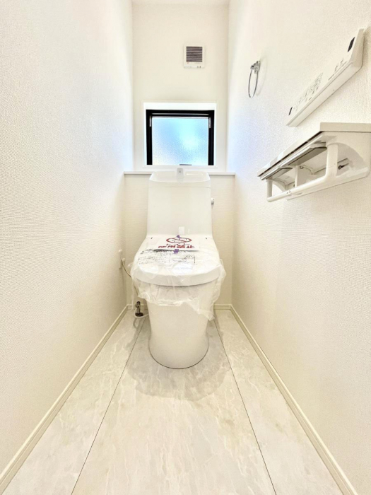 �g�C���@�g�C����1�K��2�K���ꂼ��ɔz�u����Ă��ĂƂĂ��֗��ł��B 