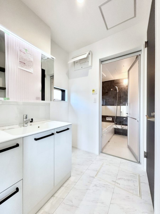 ���̑��@�������̂�����K��Ԃł��B�����̐g�x�x���C�����ǂ����g�������܂��B 