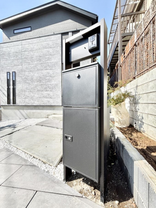 ���̑��@�\�D�E�C���^�[�z���E�|�X�g�E��z�a�n�w���ЂƂɏW��B�G���g�����X�ɂȂ��ރV���v���f�U�C���B