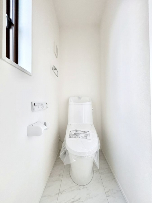 �g�C���@�g�C����1�K��2�K���ꂼ��ɔz�u����Ă��ĂƂĂ��֗��ł��B 