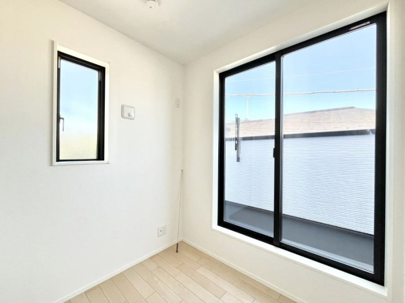 ���̑����ρ@�o���R�j�[���J�������v���X���Ă����m��