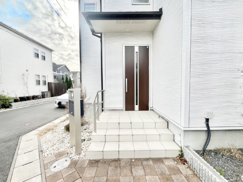 ���ց@��؂ȉƑ��A���q���o�}���錺�ցB