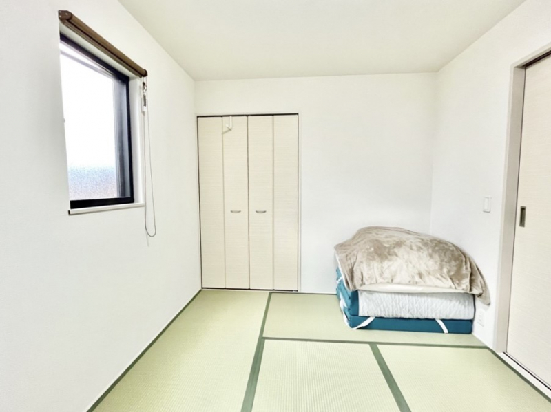 ���̑����ρ@���r���O�Ɨׂ荇���Ă���a���B�ق��ƈꑧ�ł���a�̋�Ԃ��Y�ꂸ�ɁB 