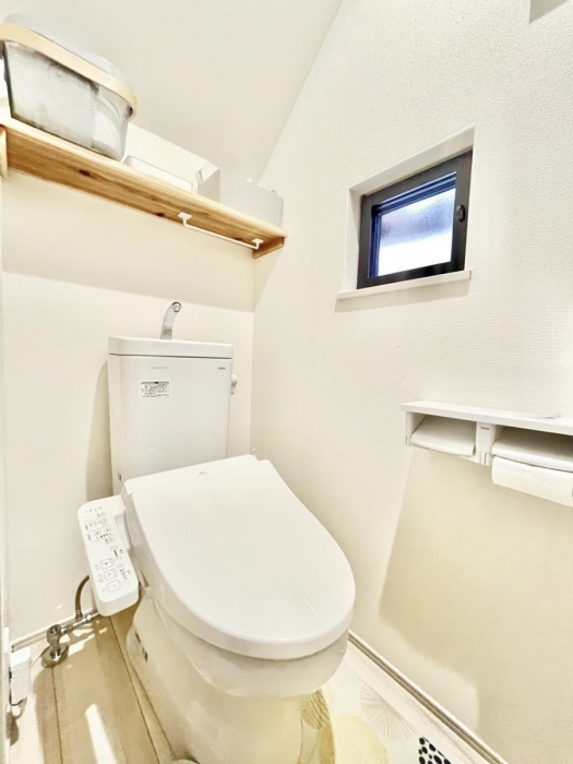 �g�C���@�g�C����1�K��2�K���ꂼ��ɔz�u����Ă��ĂƂĂ��֗��ł��B 