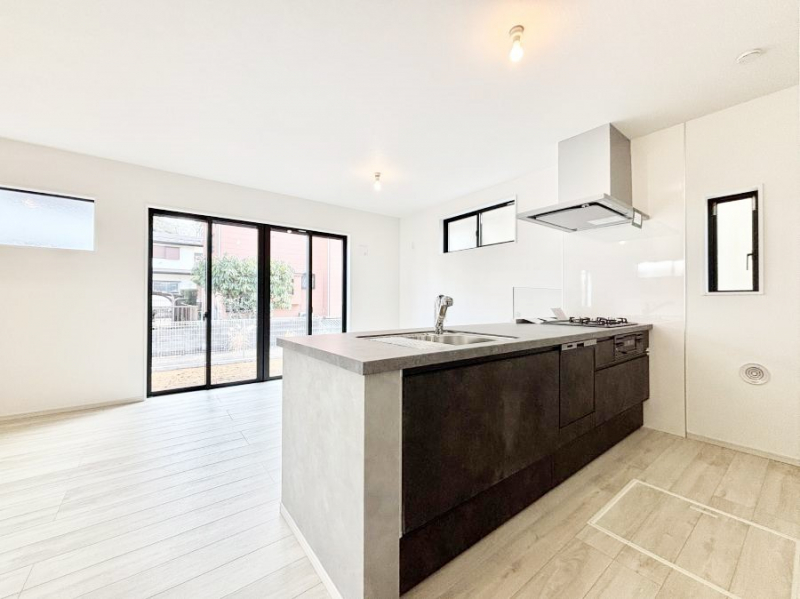 �L�b�`���@���������Ȃ��炲�Ƒ��Ƃ̉�b���y���߂�ΖʃJ�E���^�[�L�b�`��