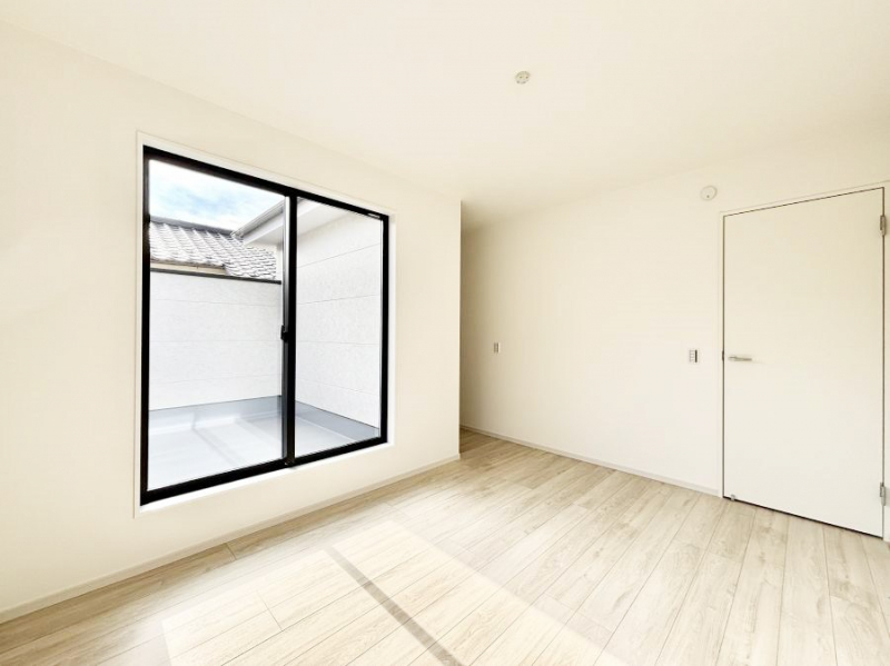 ���̑����ρ@�o���R�j�[���J�������v���X���Ă����m��