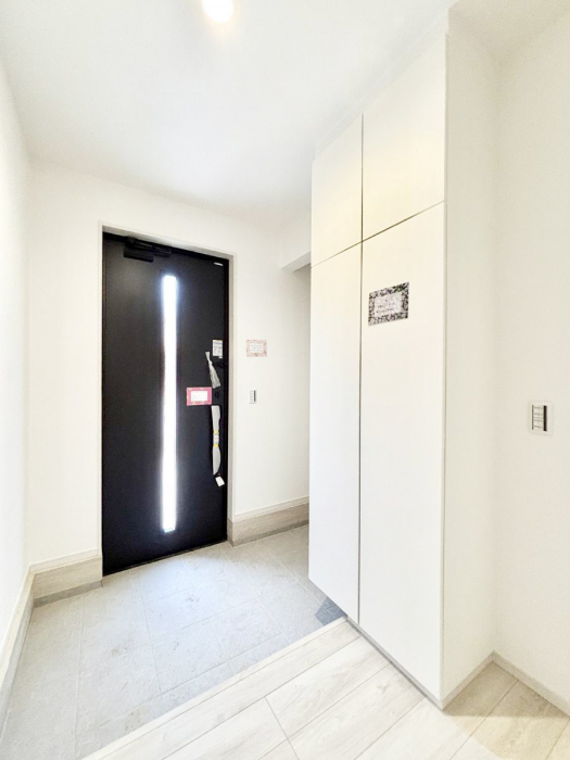 ���ց@�K���X�X���b�g�̓��������փh�A�������Ɍ���͂��Ă���܂�