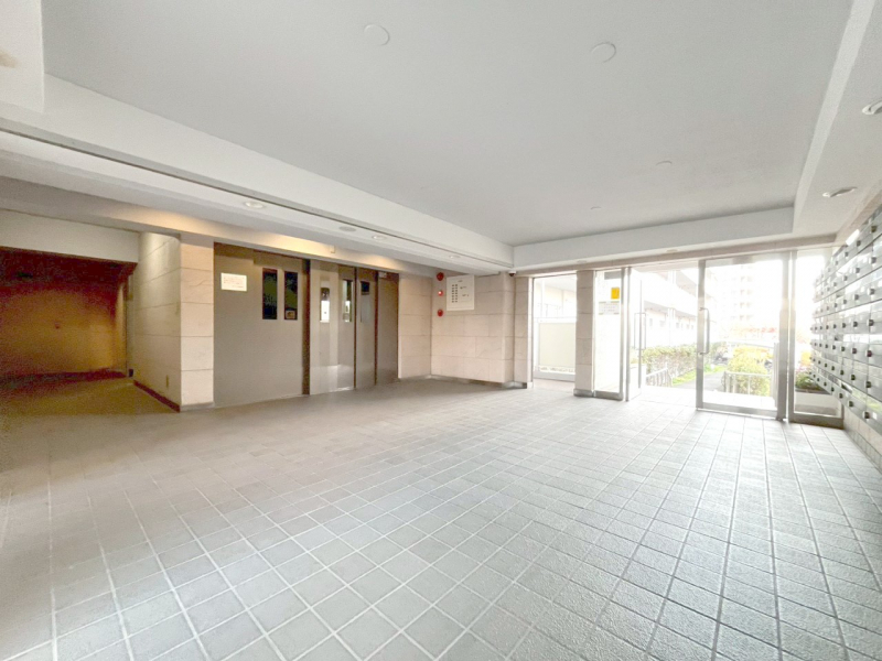 �G���g�����X�@�������������͋C�̃G���g�����X